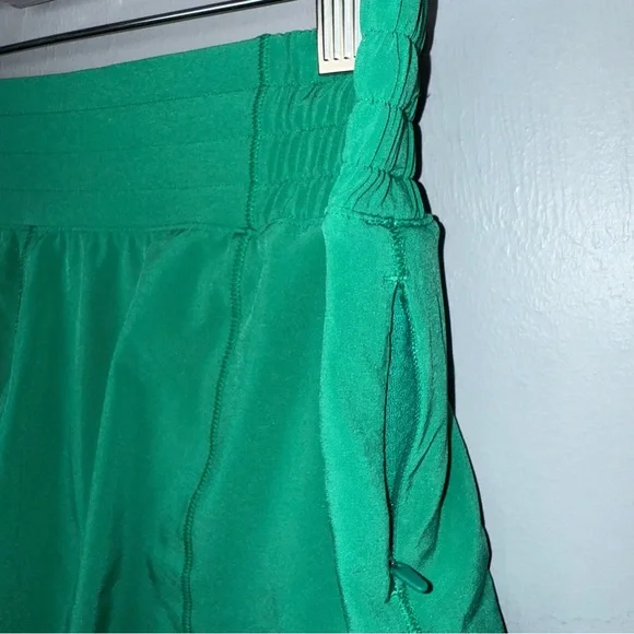 Lululemon Athletica Hotty Hot High-Rise Lined Short 4" Women’s 6 Green - Picture 3 of 7